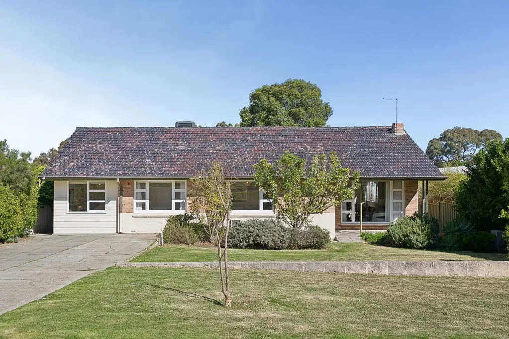 Melville 4Moenga CHARACTER TWIST. 878SQM.