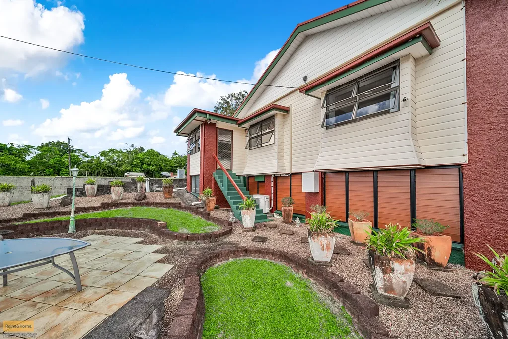 East Innisfail 3Kwarto Beautifully presented period home.