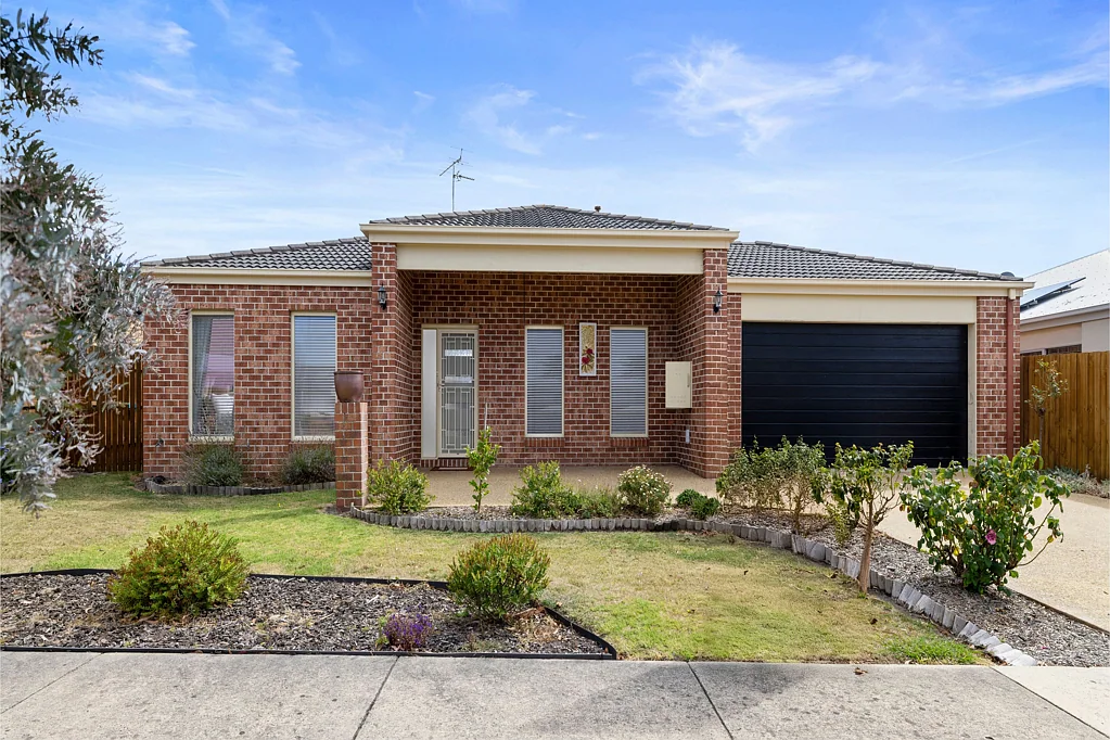 Inverloch 4Phòng ngủ Coastal Comfort and Family Living at 98 Meanderri Drive