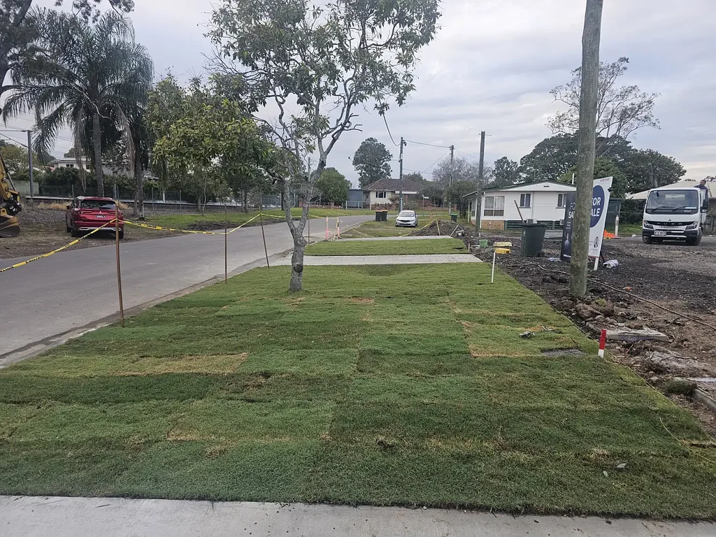 Coopers Plains Benched flat land in a quiet suburban street