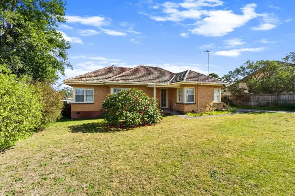 25 Powerscourt Street, Maffra, VIC 3860