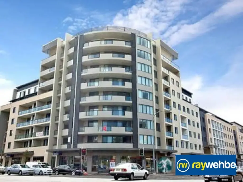 Spacious 3 bedroom unit with Study