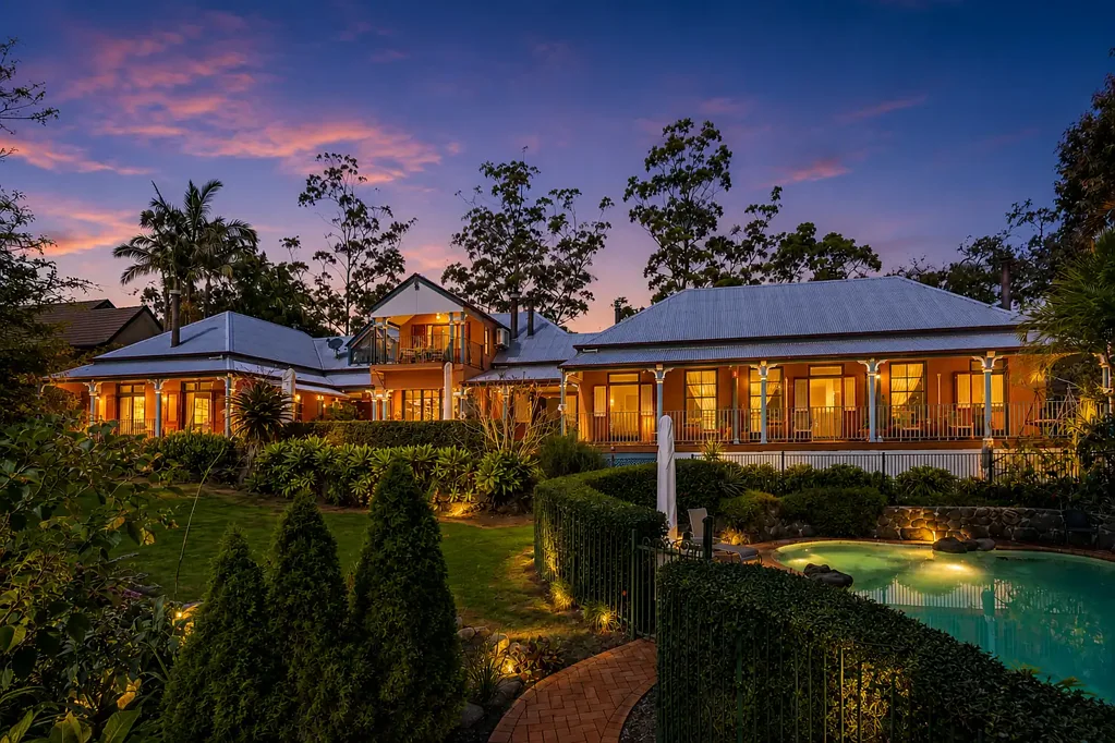 Montville 6બેડરૂમ Montville Provençal – French Provincial on 2,427m² with Resort Pool, Private Park Access and walking distance to Montville village
