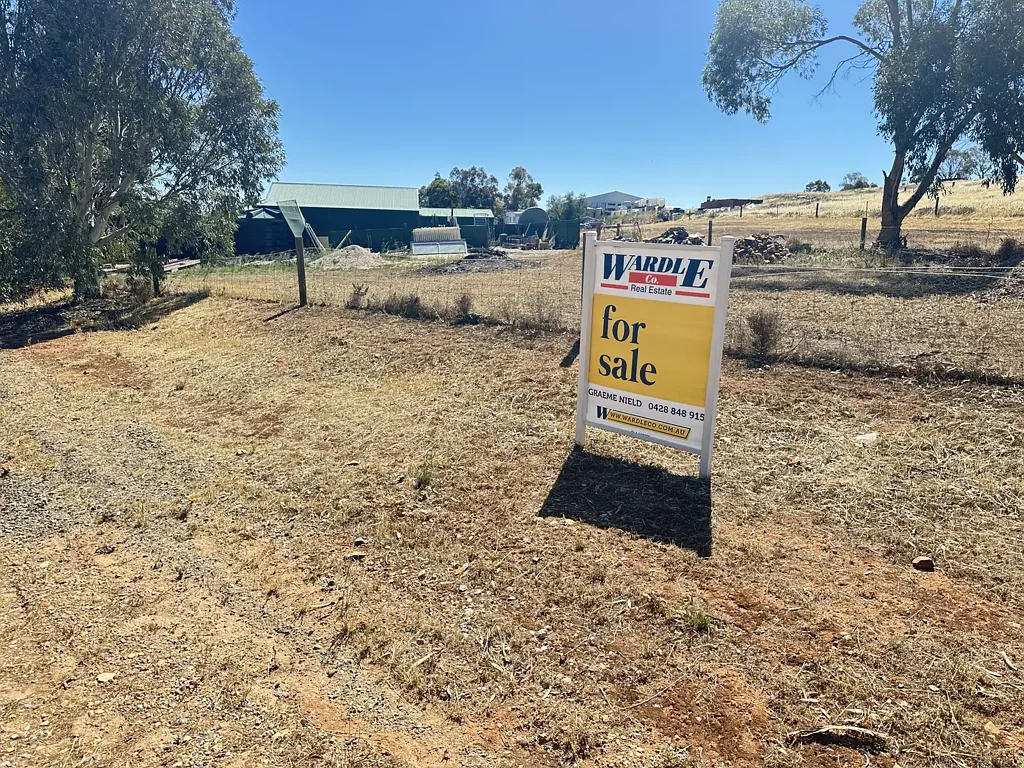 Burra CORNER BLOCK WITH RURAL OUTLOOK