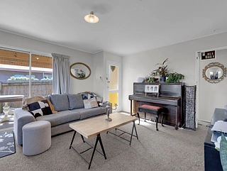8 Leslie Place, Deanwell, Hamilton