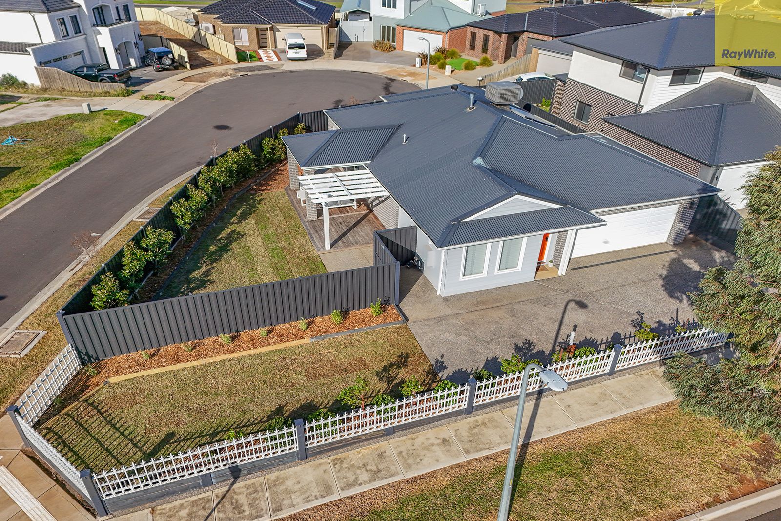 27 SIMMONS DR, BACCHUS MARSH VIC 3340, 0 rūma, 0 rūma horoi, House