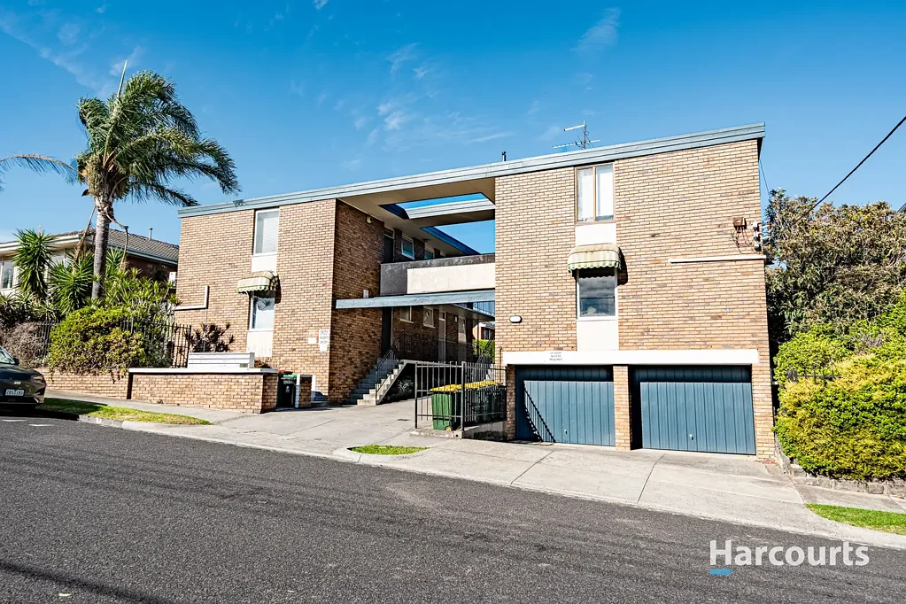 Stylish Renovated Living in Prime Brunswick West Location!