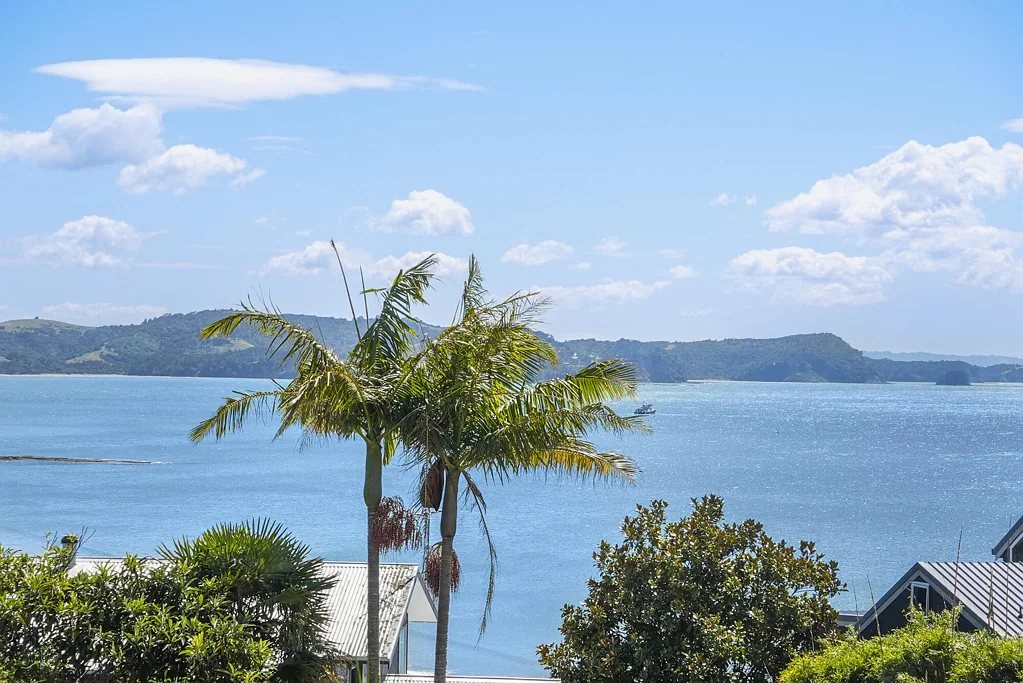 Red Beach 4 Bedroom Red hot price for Red Beach Reno