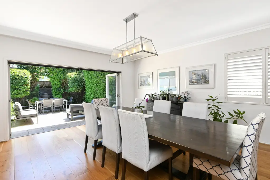 Maroubra 4chambre Stylish Contemporary Freestanding Family Home with Pool and Premier Location