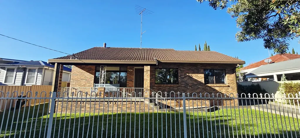 Spacious Family Home close to Riverstone Station!