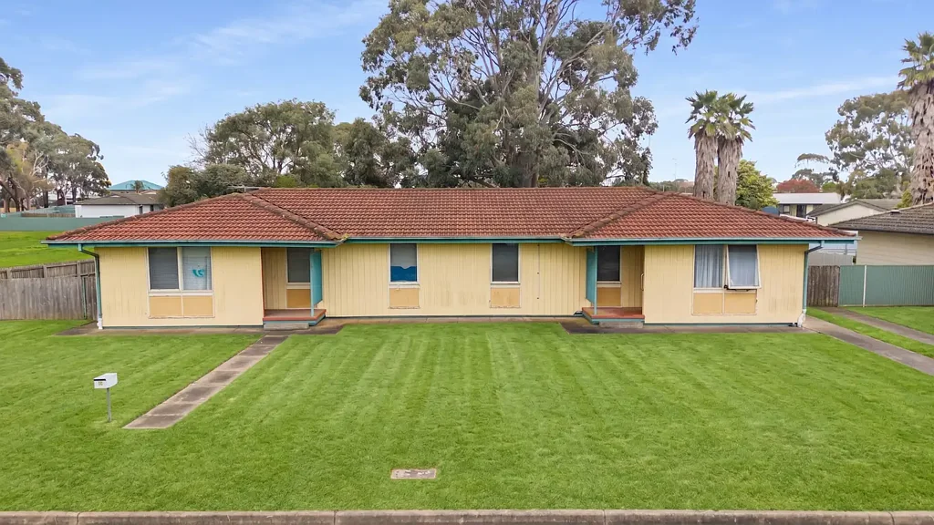 Mount Gambier 6कमरा A RARE DUAL INCOME OPPORTUNITY IN MOUNT GAMBIER