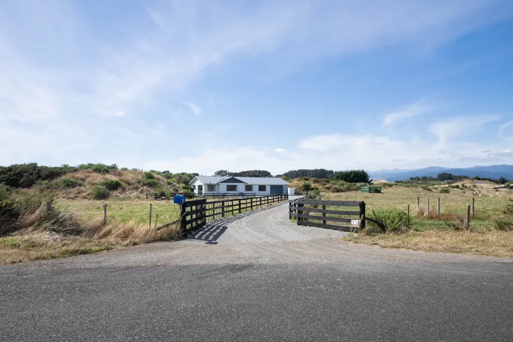 118 Strathnaver Drive, Waikawa Beach, Horowhenua, Manawatu-Wanganui