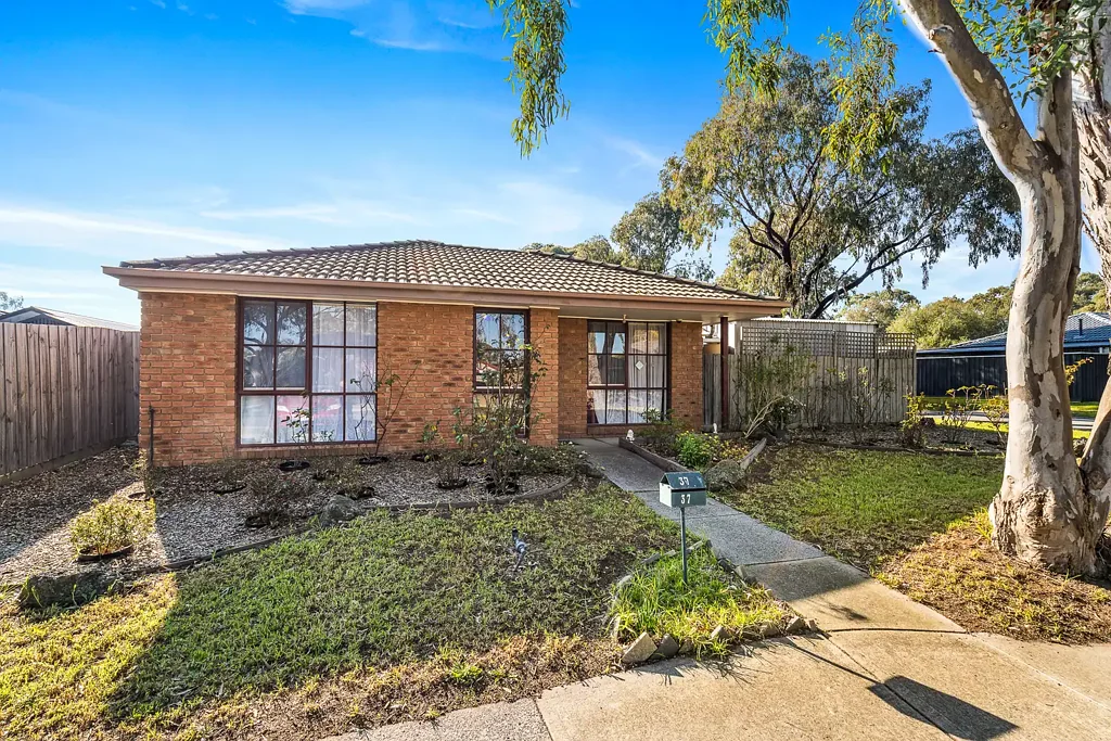 Stylish Family Living with Spacious Outdoor Entertaining & Side Access