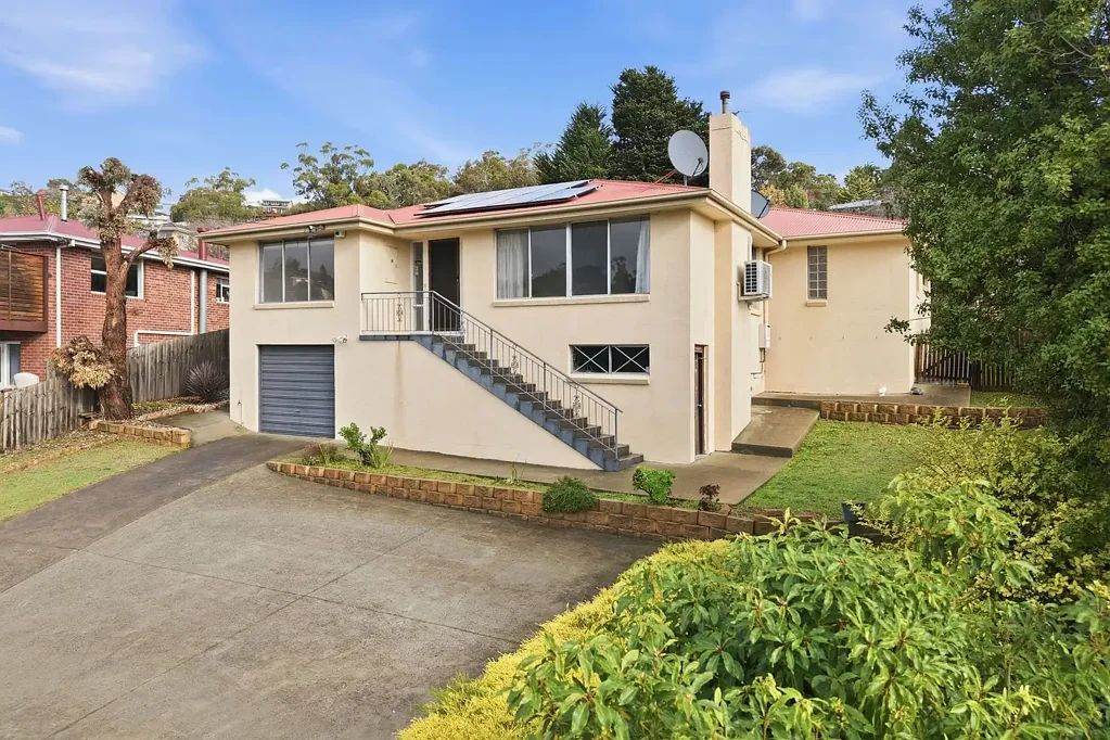 West Moonah 3 Bedroom Commanding Position, Stunning Views & Endless Possibilities