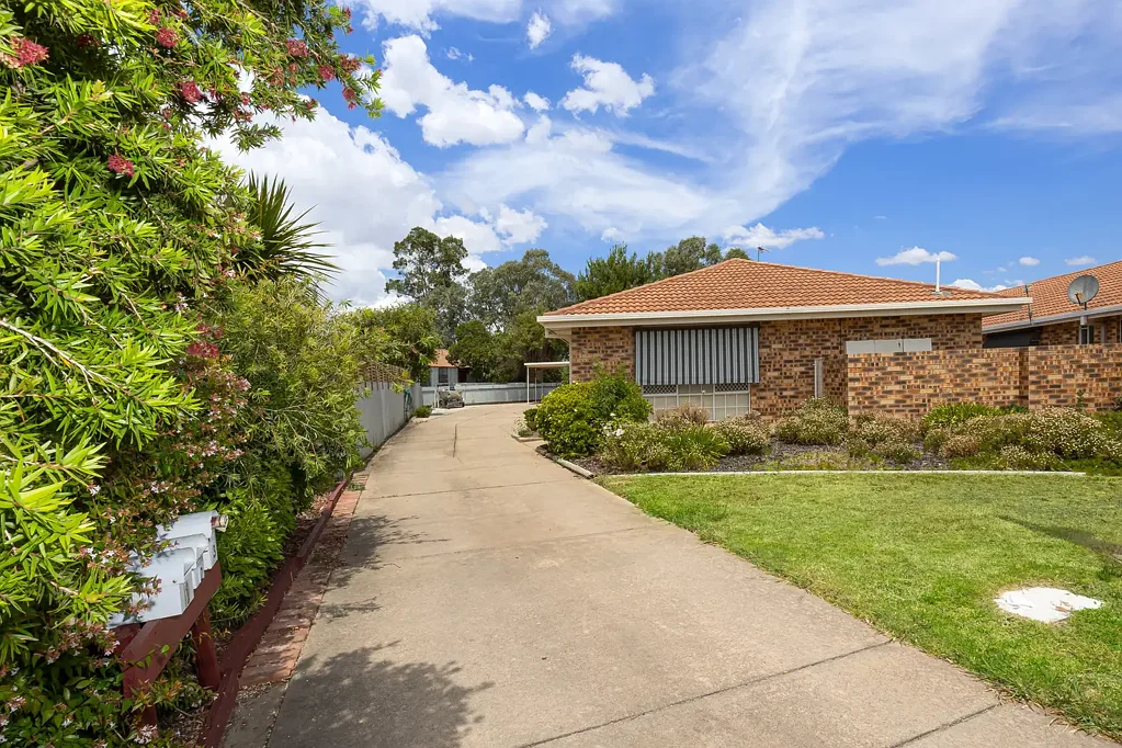 2/24 Incarnie Crescent, Wagga Wagga, NSW 2650