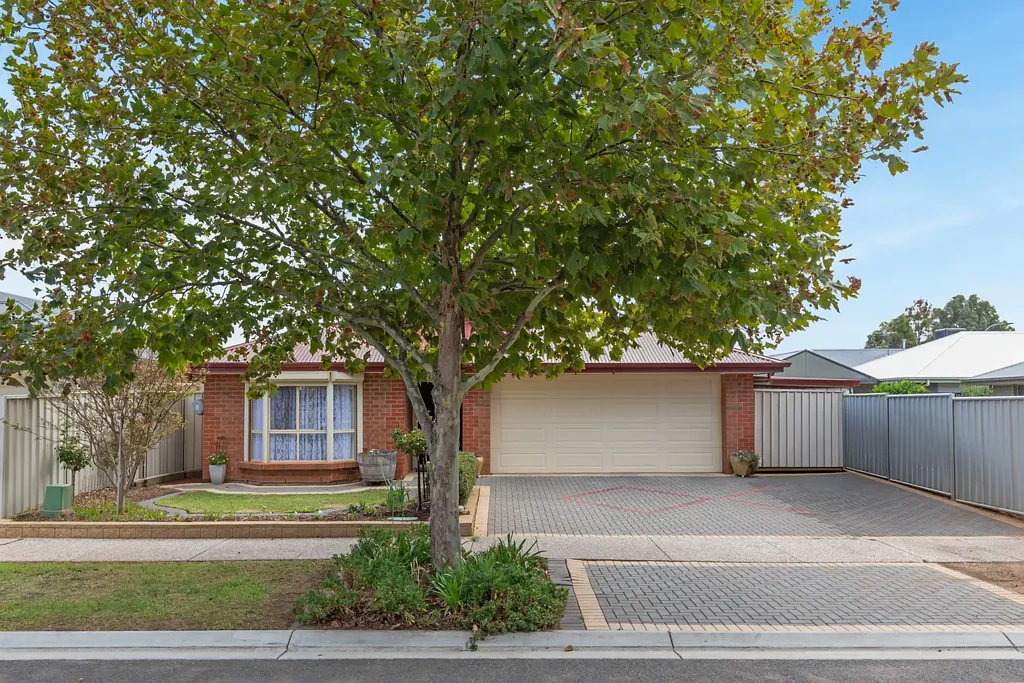 Spacious Family Living with Premium Features in Munno Para West