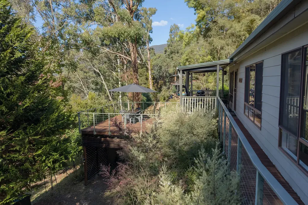 Kevington 3બેડરૂમ A Peaceful Kevington Retreat With Mountain Views and River Access