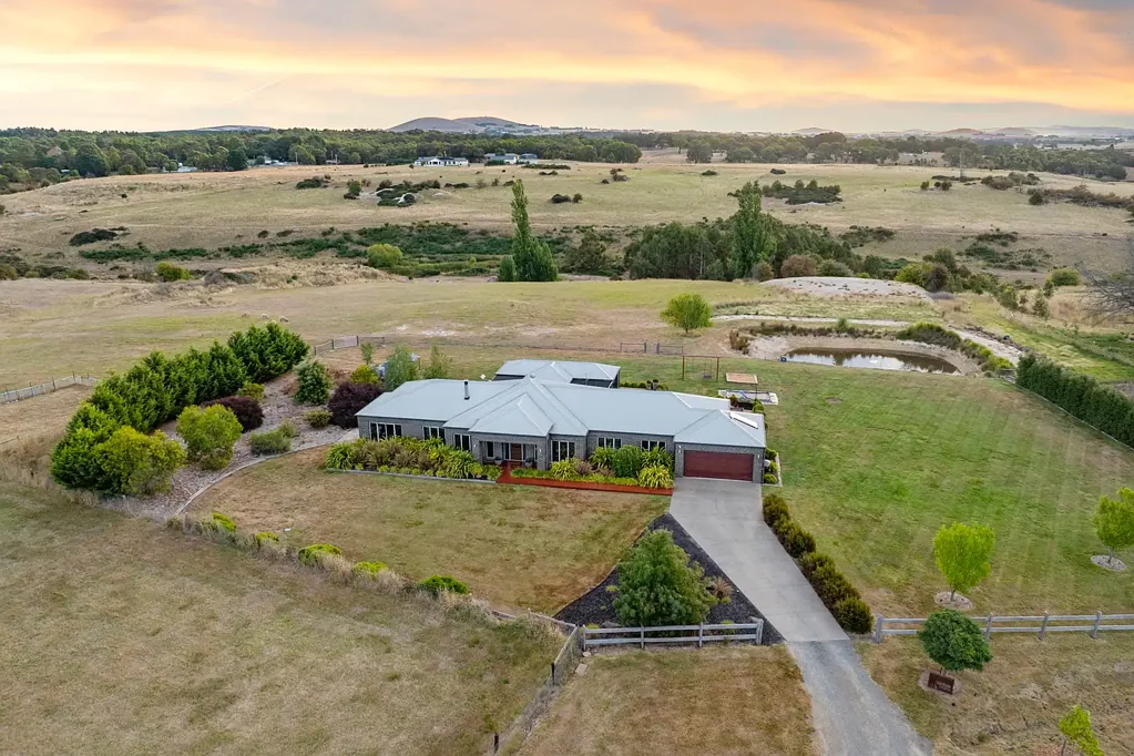 Creswick 4ห้องนอน Lifestyle Family Home with Stunning Panoramic Views