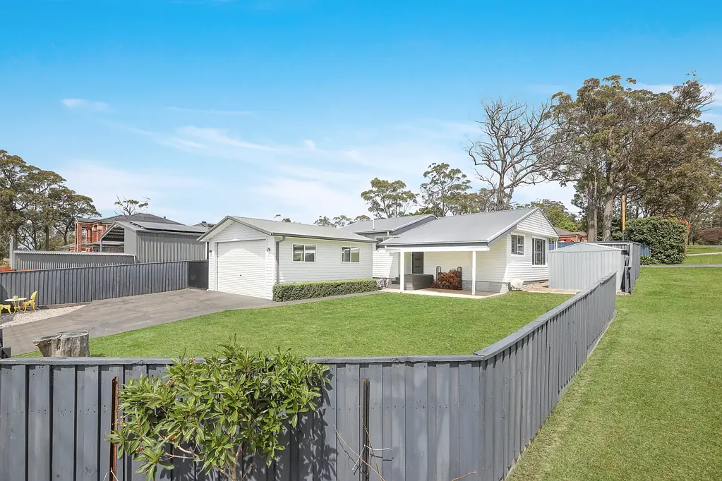 Hill Top 5房  Dual Living or Dual Income in a Peaceful Village Setting