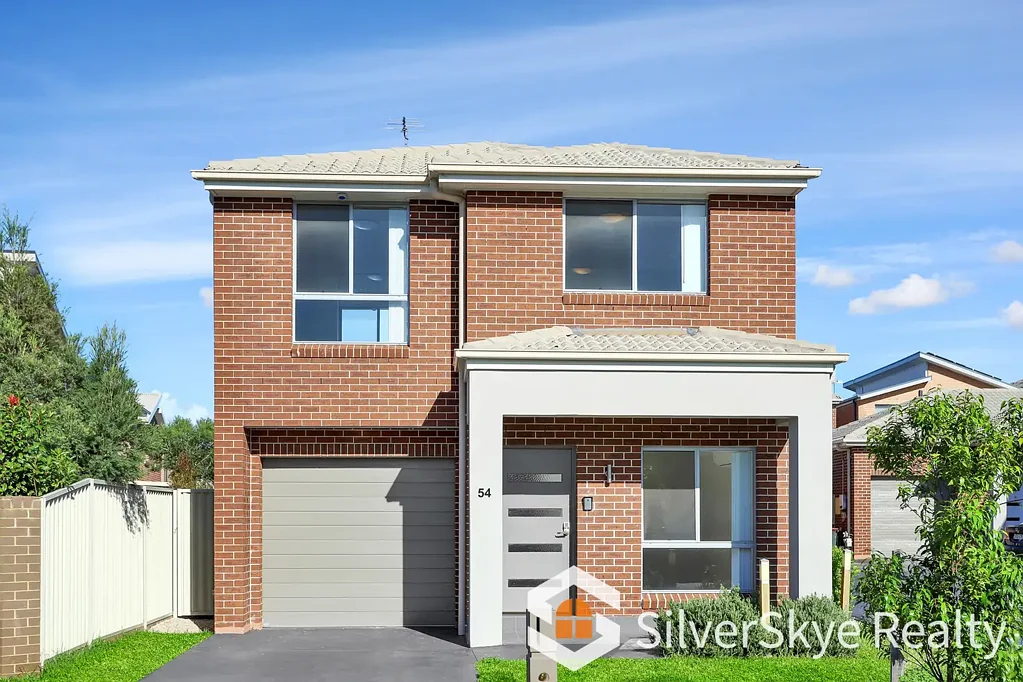 Near-New Family Home in Prime Schofields Location