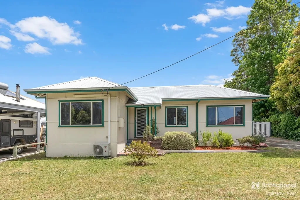 Yakamia 4房  Exceptional Dual-Living Opportunity – Live In, Rent Out, Profit