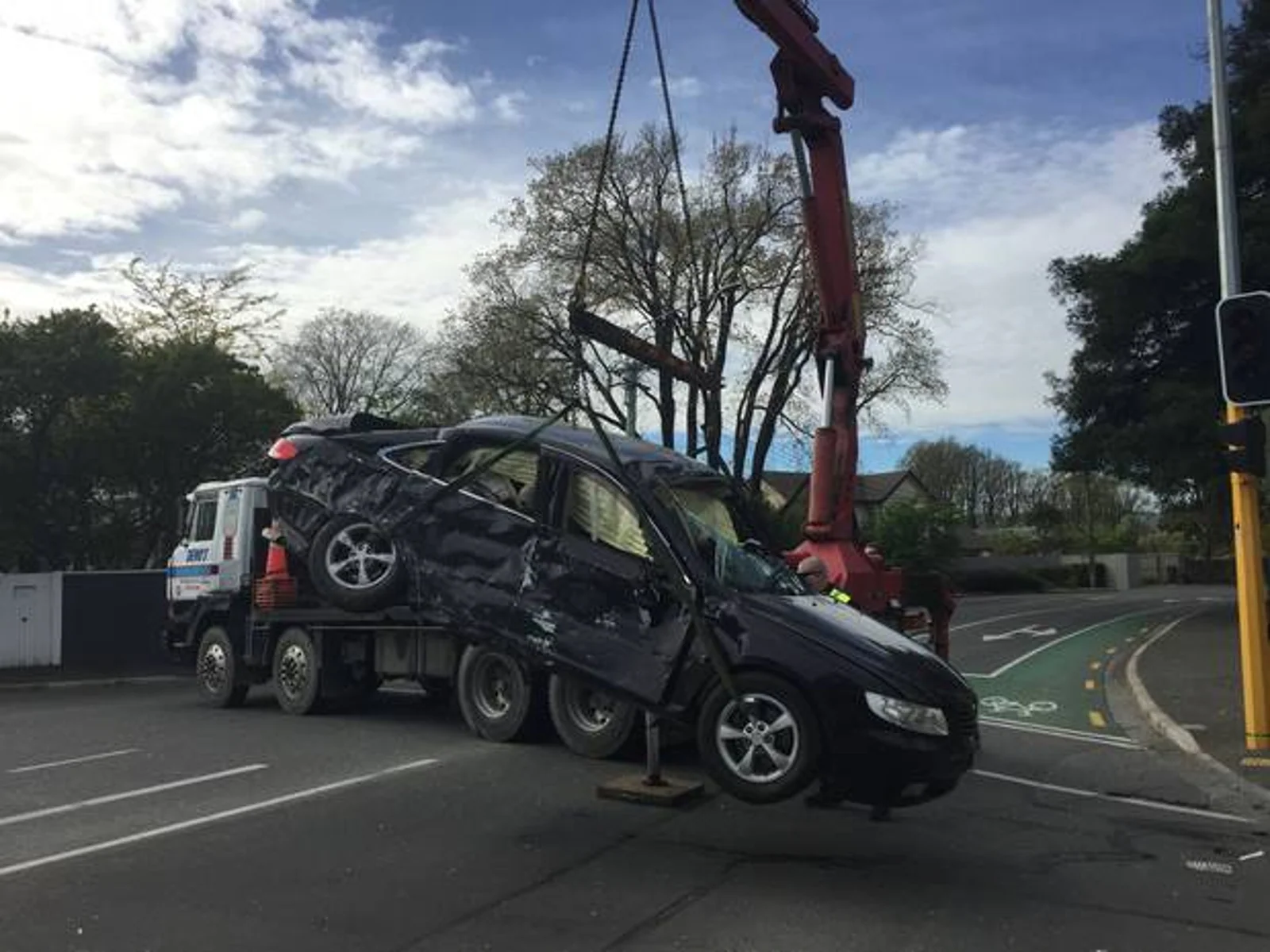 1死5伤！无辜民众身亡，基督城居民区今早上演警匪追逐