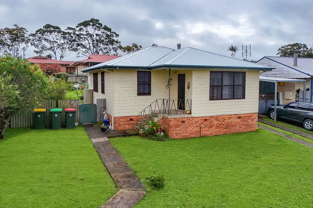 West Kempsey 2कमरा Charming Weatherboard Home with Strong Investment Appeal!