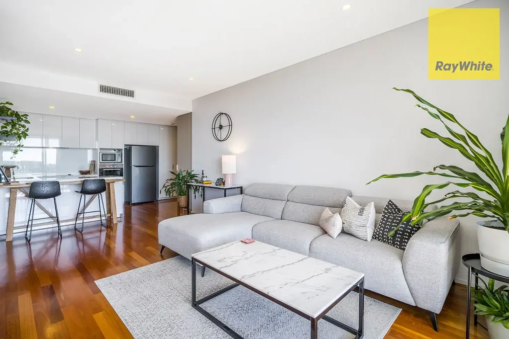 Perfect Pairs : Two Beds, Two Baths, Two Cars