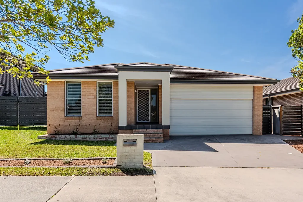 Spacious Family Home in the Heart of Oran Park
