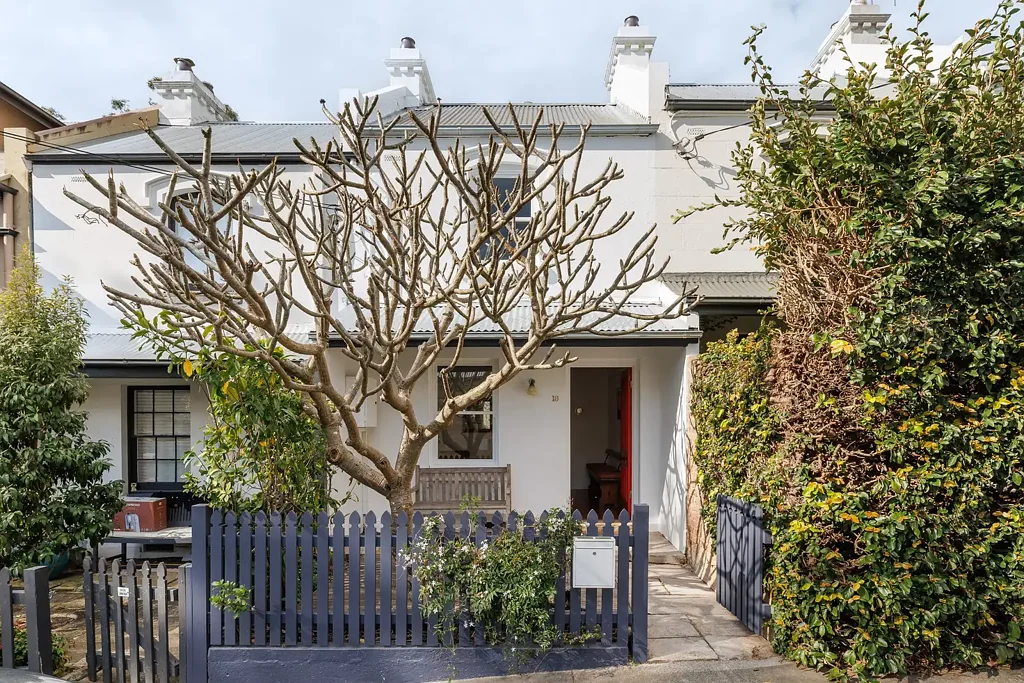 Balmain East 2Habitaciones Updated character terrace backing onto Origlass Park
