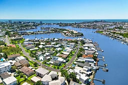 2/59 Neerim Drive, Mooloolaba