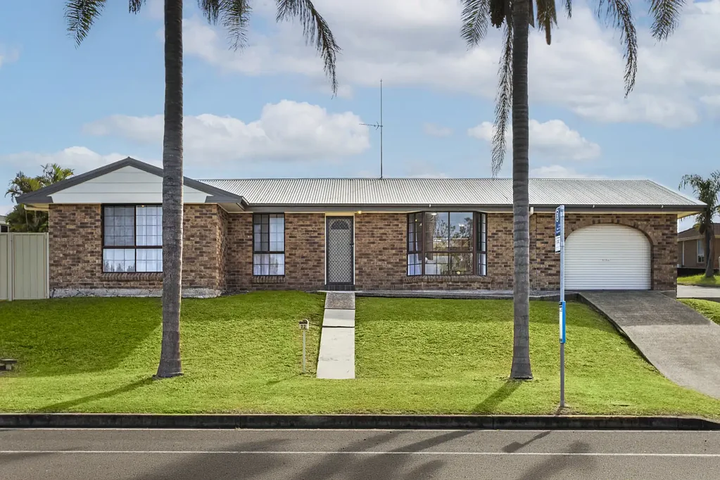 72 Ocean Beach Drive, Shellharbour, NSW 2529