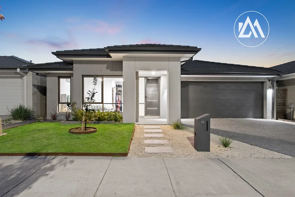 16 Hikari Crescent, Cranbourne South, VIC 3977
