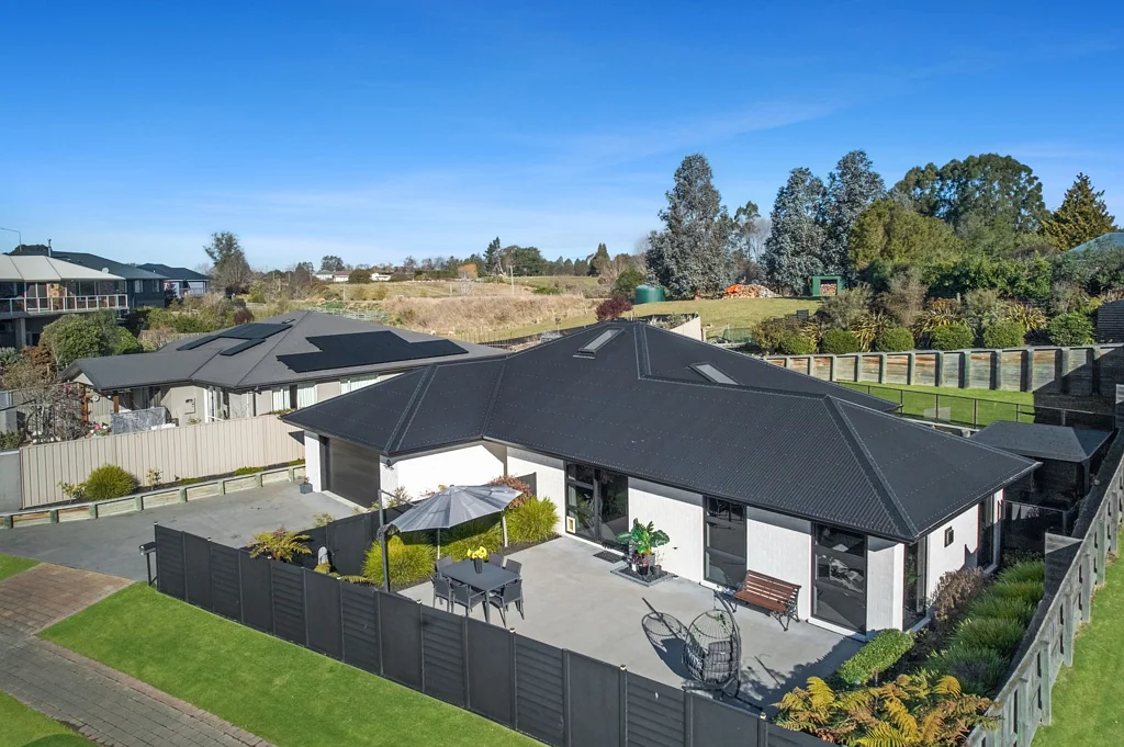 Weston 3Kwarto Elegant, Modern, double glazed family home