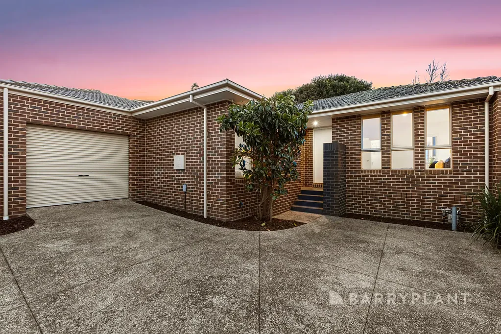 Stylish Family Home Near Monash University