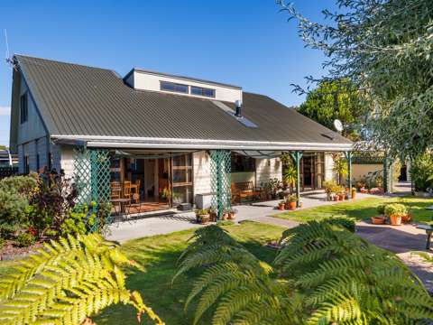 Feilding 3部屋 Garden Sanctuary Extends your Living