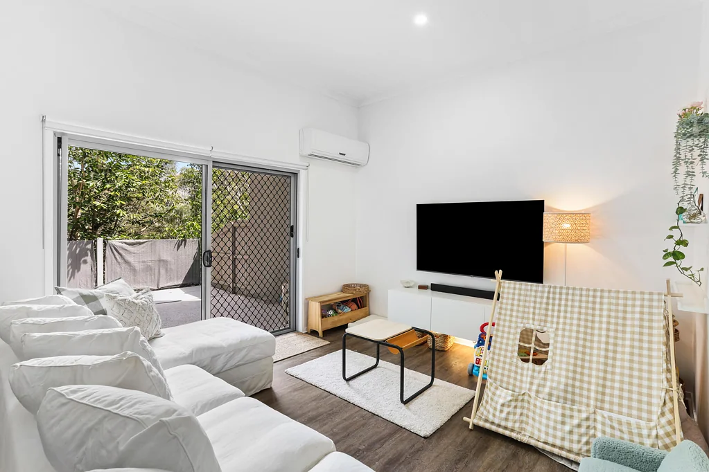 17/2 Toohey Street, Pacific Pines, QLD 4211