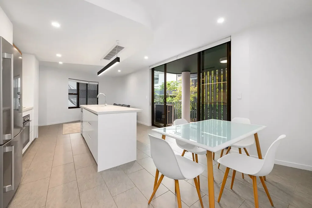 Red Hill 1Phòng ngủ Lifestyle Location and City Views 100m from QUT