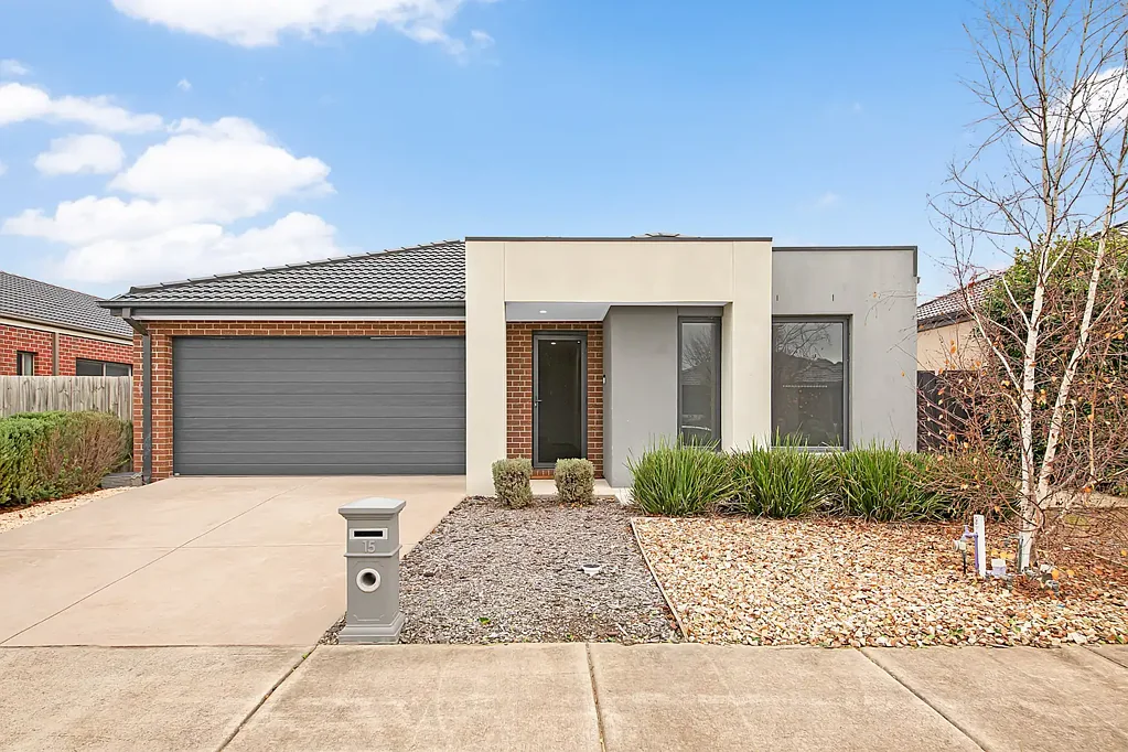 Stylish Family Home with Perfect Outdoor Entertaining Space