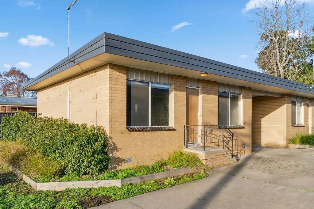 Colac 2 Bedroom Position, Privacy and Potential – Last Unit Available...