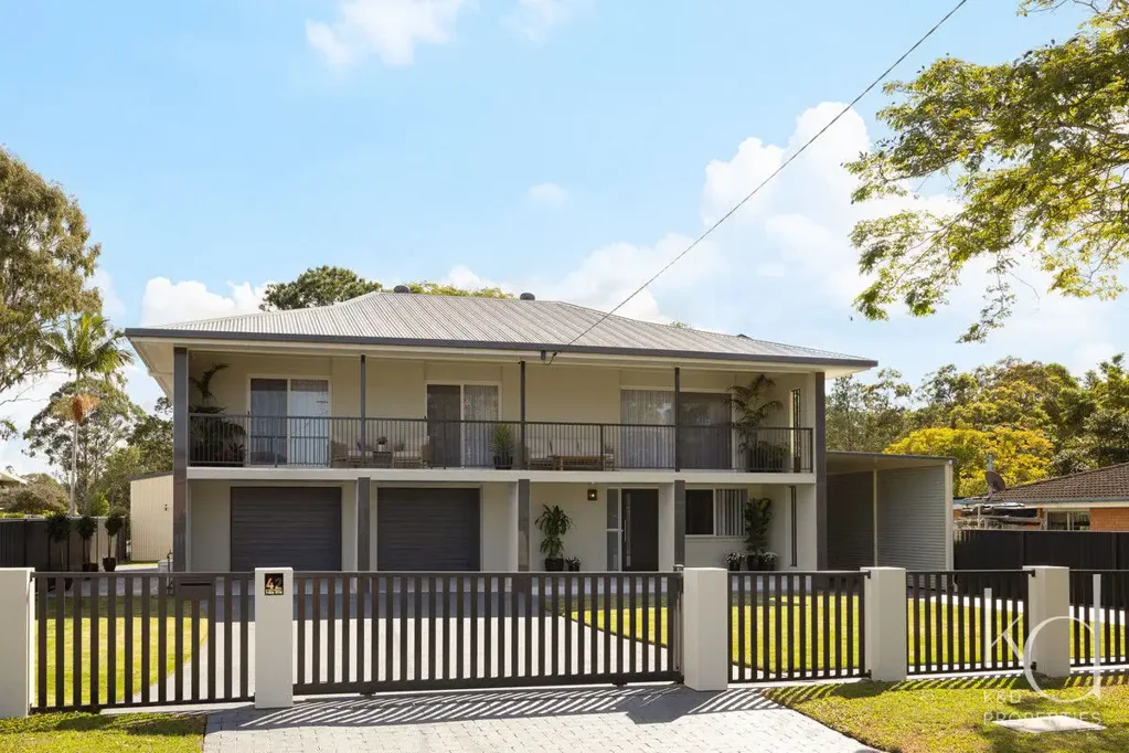 Caboolture 2 Bedroom Golf Course Living on a Rare 933m² Block – Fully Renovated & Ready to Enjoy – a True Lifestyle Upgrade!