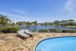 7 Weatherly Avenue, Mermaid Waters