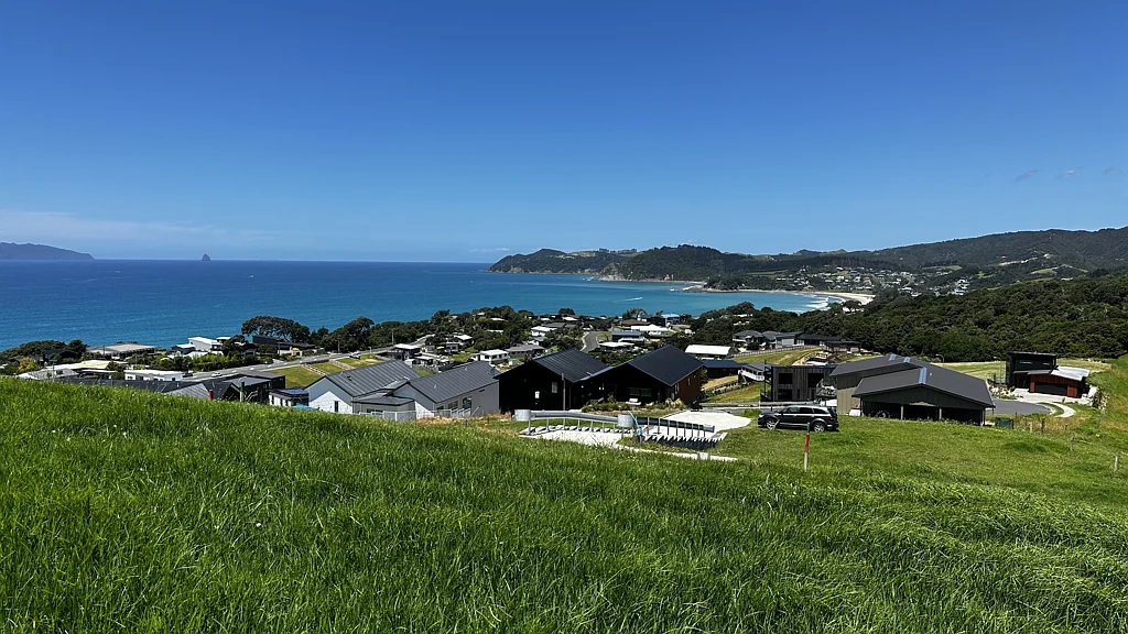 Langs Beach  Idyllic Coastal Living - Ocean Views