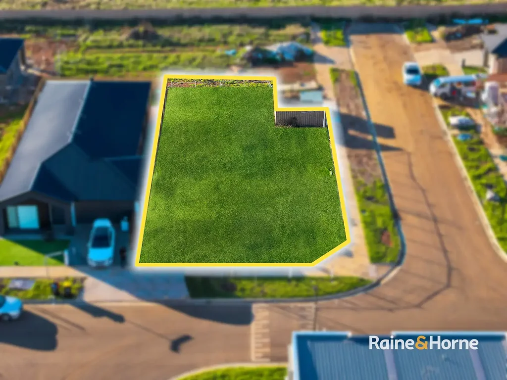 Thornhill Park Premium Titled Large Block in New Gardens Estate - Thornhill Park!