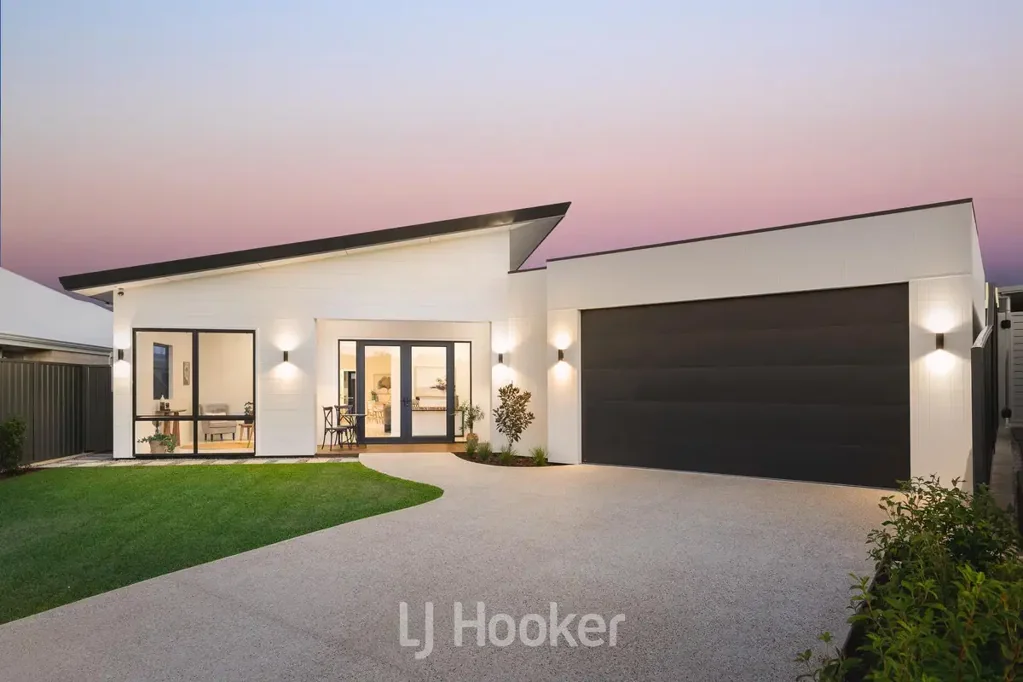 Dunsborough 4ห้องนอน A Statement of Sophistication in Cape Rise