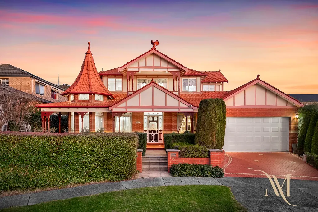 Lysterfield 4 Bedroom Discover Your Dream Family Home in Lysterfield – Unique Fusion of Oriental Artistry and Modern Luxury