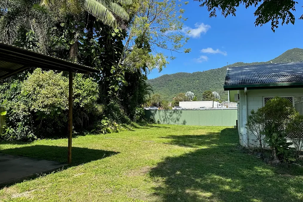 White Rock 3房  Great First Home In An Ideal Location Close To Many Amenities