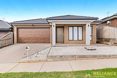 Maddingley 4Moenga Contemporary Elegance in a Thriving Maddingley Locale