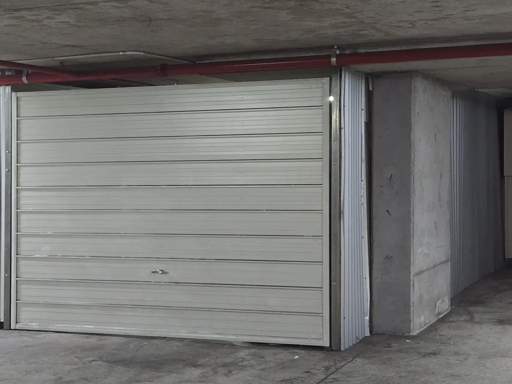 Potts Point LOCK-UP GARAGE INCOMMERCIAL POTTS POINT LOCATION