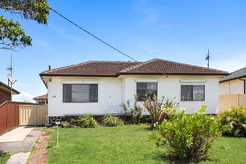 COMFORTABLE FAMILY LIVING IN THE HEART OF BARRACKS HEIGHTS